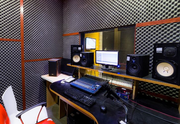 phòng thu âm studio