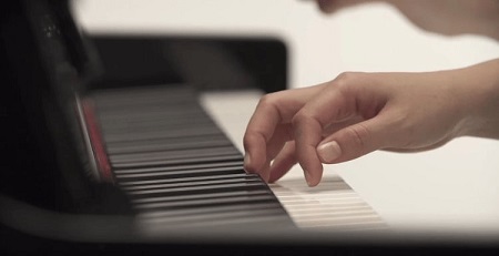 Đàn Piano điện Yamaha CLP-585 tại AHK
